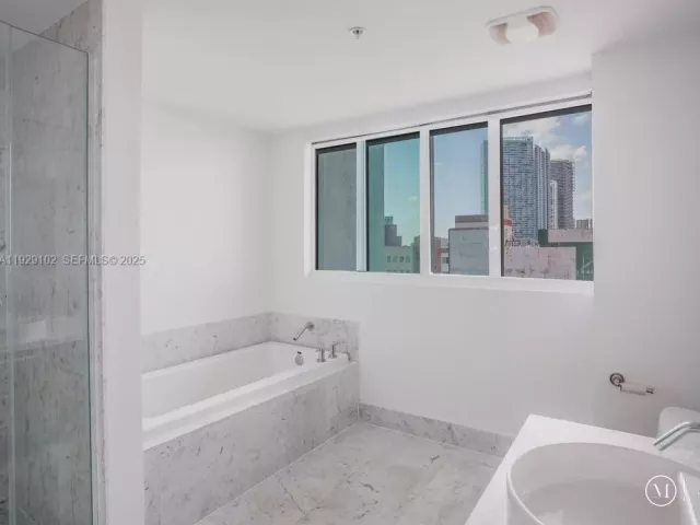 Квартира в аренду номер2402 - фото 6887296