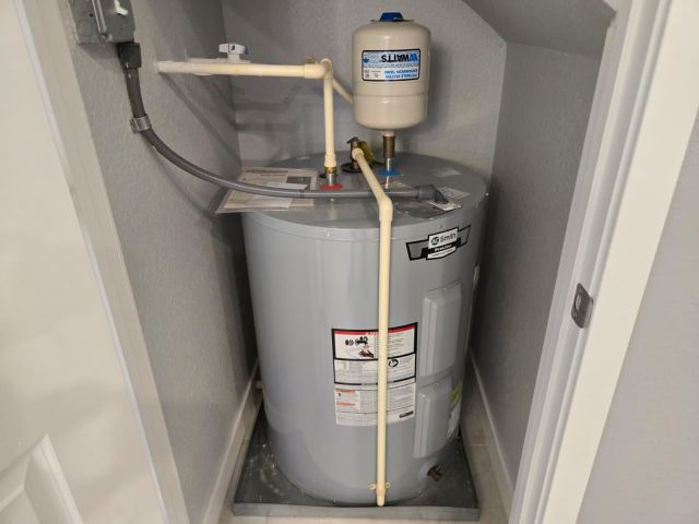 Дом в аренду по адресу 140 Bandol Street - фото 6893539