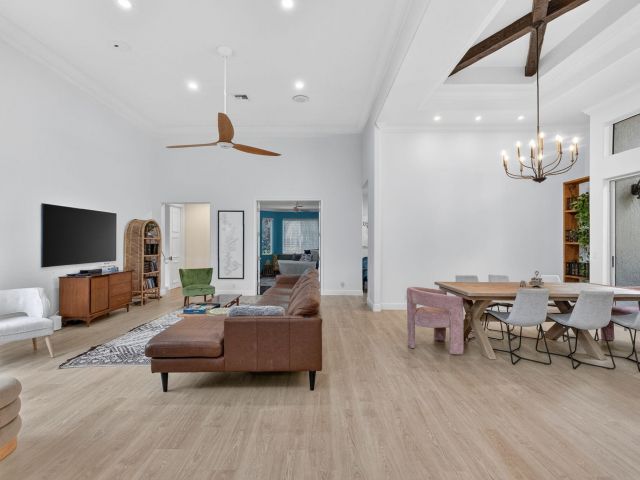 Продажа дома по адресу 7450 Campo Florido - фото 6901414