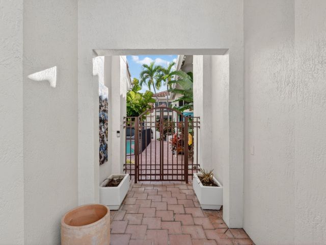 Продажа дома по адресу 7450 Campo Florido - фото 6901419