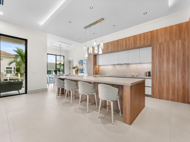 Продажа дома по адресу 963 Dogwood Drive - фото 6890984