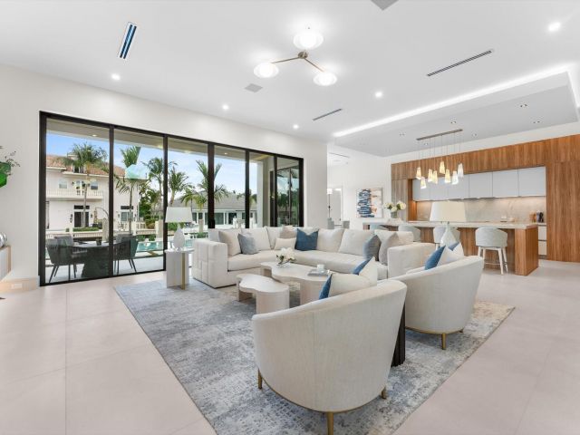 Продажа дома по адресу 963 Dogwood Drive - фото 6890986