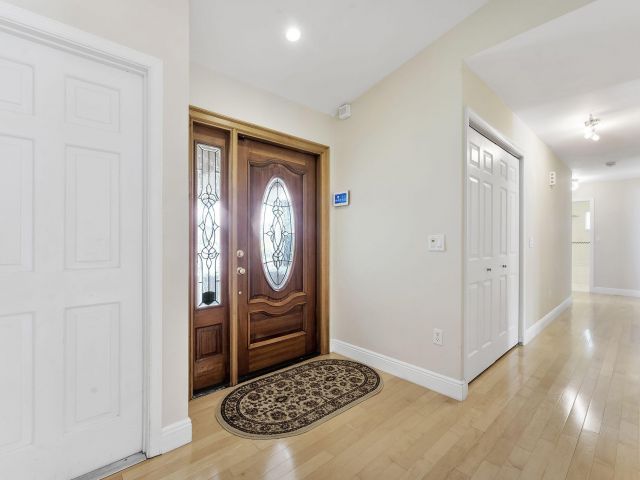 Продажа дома по адресу 2415 NW 31st Street - фото 6894495