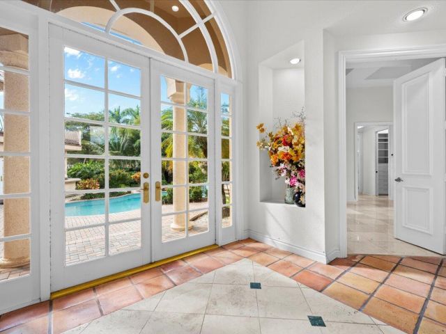 Продажа дома по адресу 3241 NW 63rd Street - фото 6894326