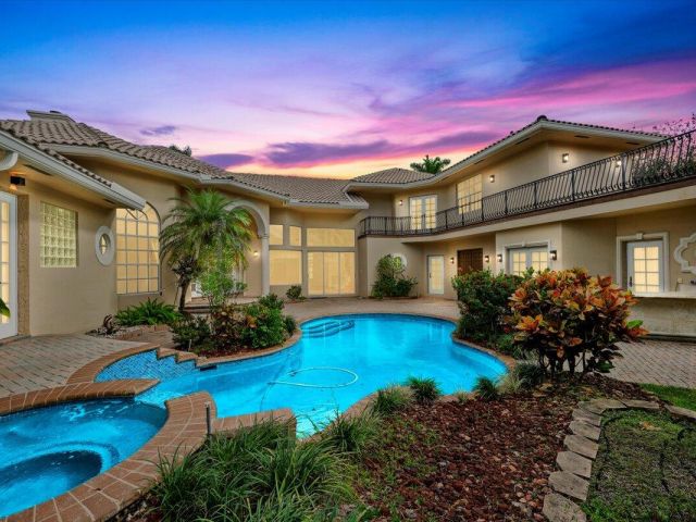 Продажа дома по адресу 3241 NW 63rd Street - фото 6894338