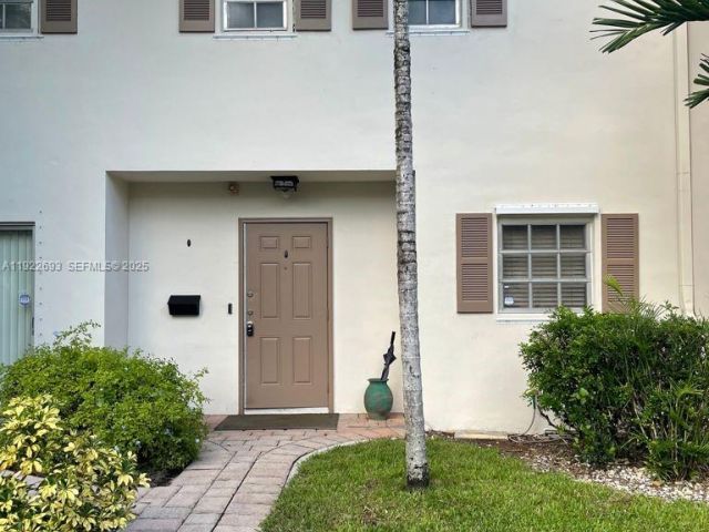 Дом в аренду по адресу 3141 N Palm Aire Dr 3141 - фото 7429214