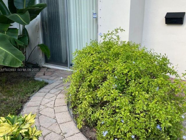 Дом в аренду по адресу 3141 N Palm Aire Dr 3141 - фото 7429216