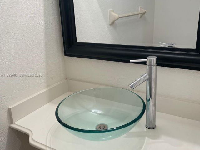 Дом в аренду по адресу 3141 N Palm Aire Dr 3141 - фото 7429222