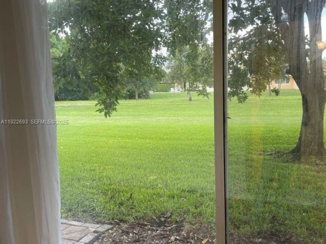 Дом в аренду по адресу 3141 N Palm Aire Dr 3141 - фото 7429234