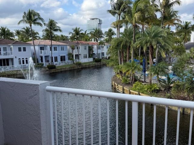 Дом в аренду по адресу 3085 NE 208th Ter - фото 7132434