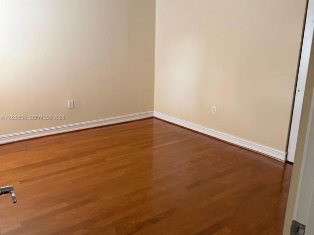 Дом в аренду по адресу 3085 NE 208th Ter - фото 7132435