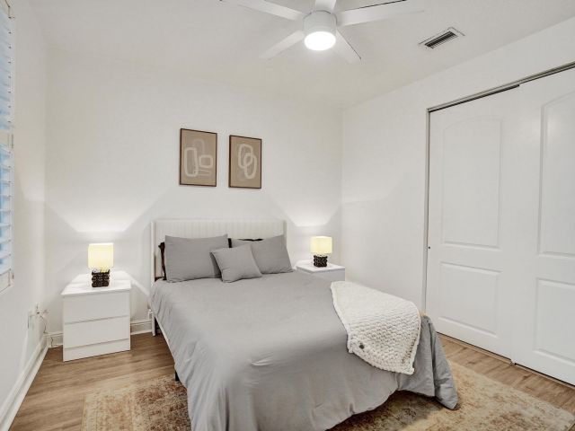 Дом в аренду по адресу 642 NW 38th Circle - фото 6894454