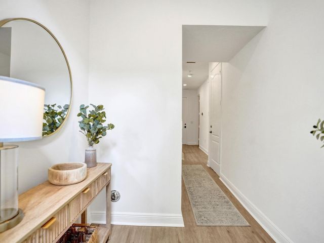 Дом в аренду по адресу 642 NW 38th Circle - фото 6894458