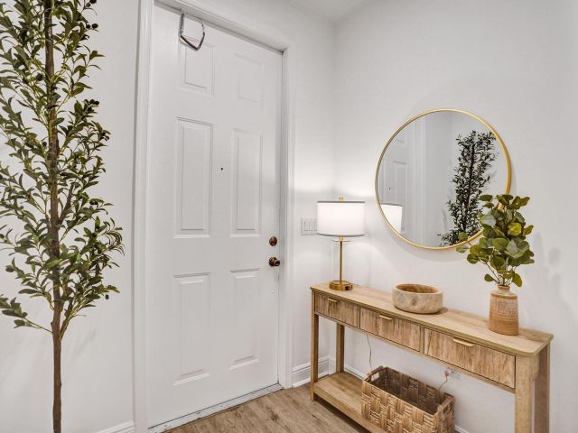 Дом в аренду по адресу 642 NW 38th Circle - фото 6894459