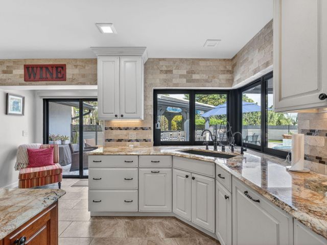 Продажа дома по адресу 5212 Foxpointe Circle SE - фото 6887863