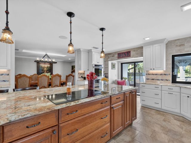 Продажа дома по адресу 5212 Foxpointe Circle SE - фото 6887867