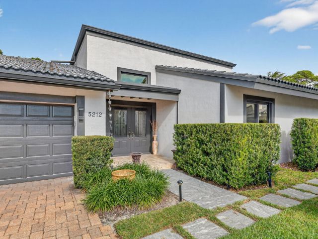 Продажа дома по адресу 5212 Foxpointe Circle SE - фото 6887876