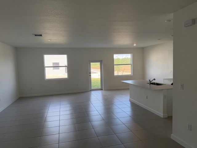 Дом в аренду по адресу 19407 SW 340th Street - фото 6889034