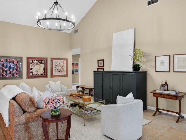 Продажа дома по адресу 1415 Wilderness Road - фото 6893709