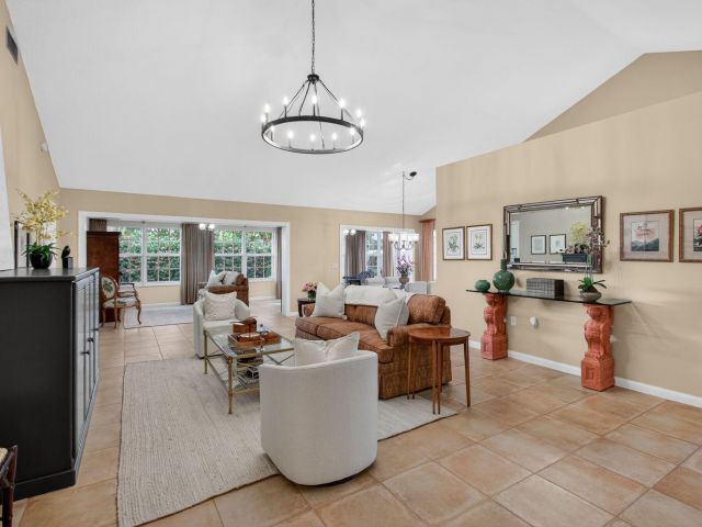 Продажа дома по адресу 1415 Wilderness Road - фото 6893713