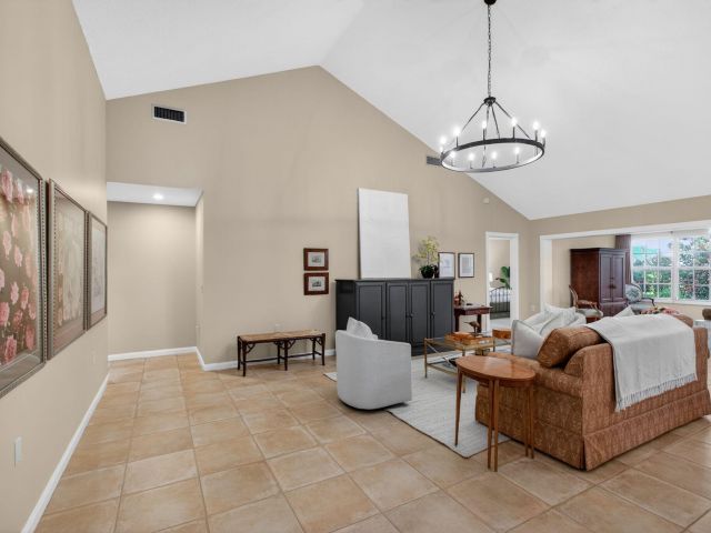 Продажа дома по адресу 1415 Wilderness Road - фото 6893715