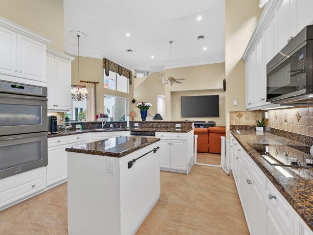 Дом в аренду по адресу 7162 Via Firenze - фото 6894418