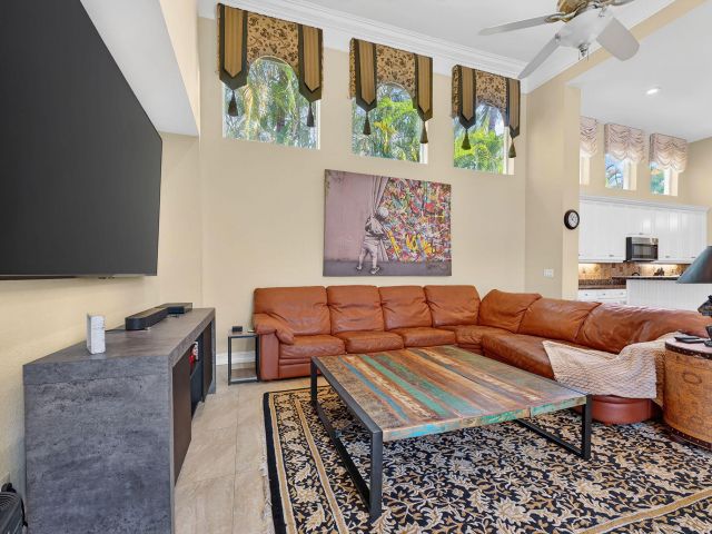 Дом в аренду по адресу 7162 Via Firenze - фото 6894424