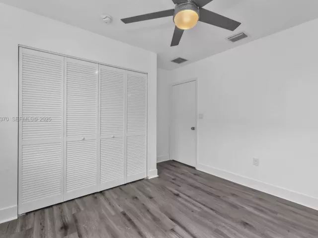 Дом в аренду по адресу 1541 NW 1st Ct - фото 6889740