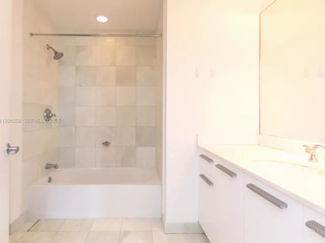 Продажа квартиры #606 - фото 6890522