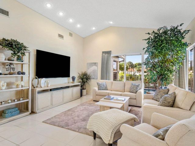 Продажа дома по адресу 7155 Via Palomar - фото 6914190