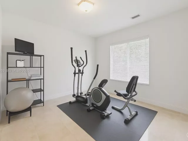 Дом в аренду по адресу 1490 Cleveland Rd - фото 6892012