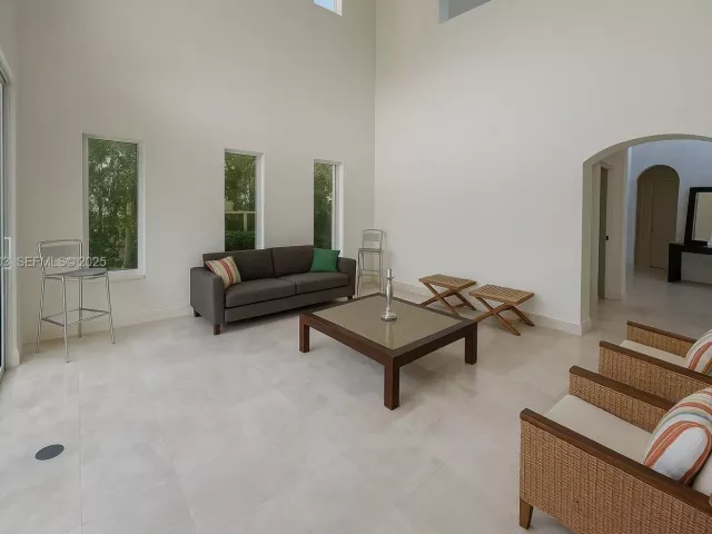 Дом в аренду по адресу 1490 Cleveland Rd - фото 6892004