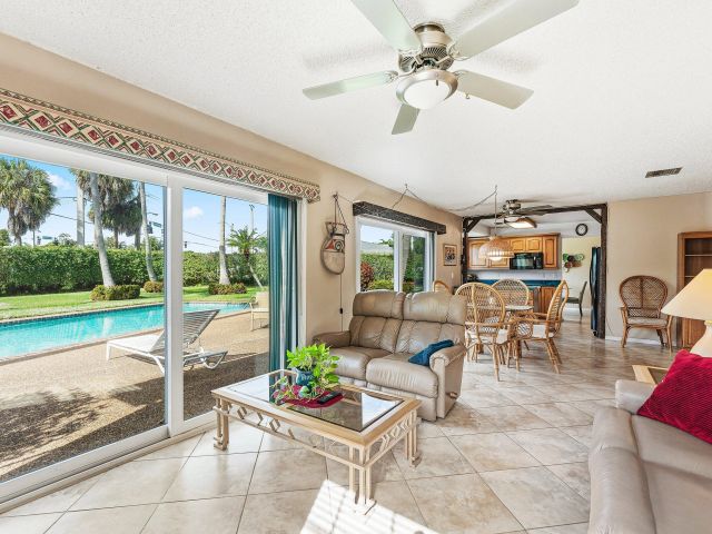 Продажа дома по адресу 3643 Avenue Montresor - фото 6891282