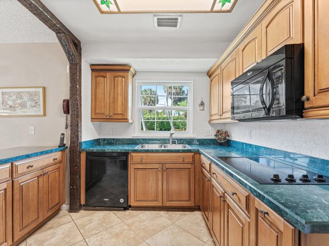 Продажа дома по адресу 3643 Avenue Montresor - фото 6891288