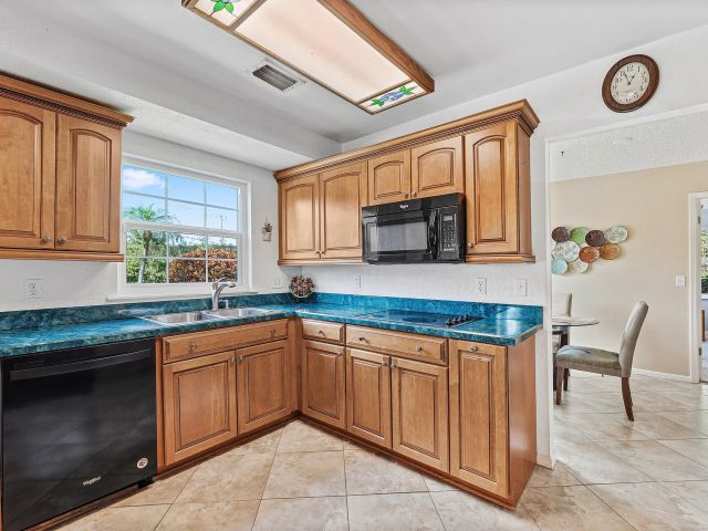 Продажа дома по адресу 3643 Avenue Montresor - фото 6891290