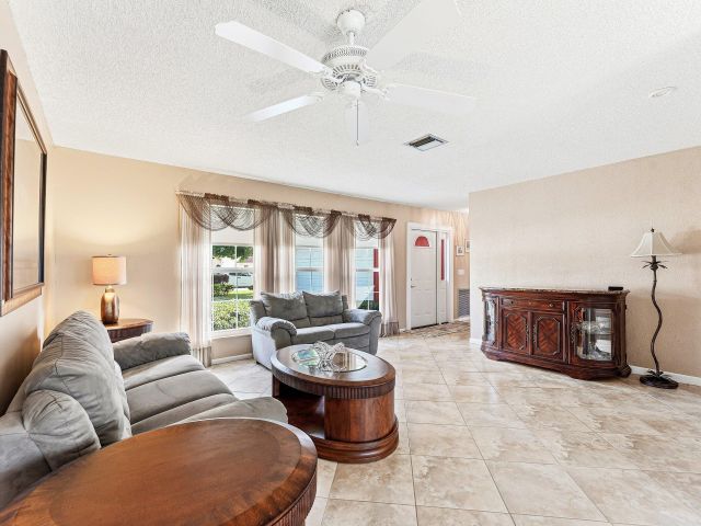 Продажа дома по адресу 3643 Avenue Montresor - фото 6891293