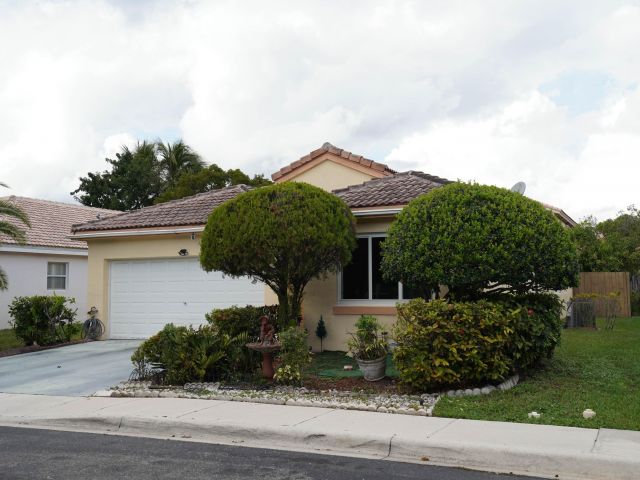 Продажа дома по адресу 10245 SW 16th Court - фото 6905163