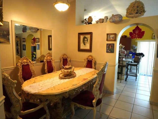 Продажа дома по адресу 10245 SW 16th Court - фото 6905167