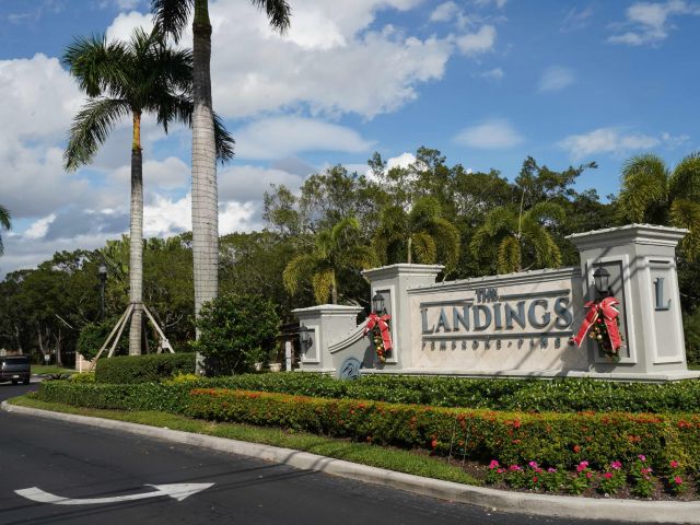 Продажа дома по адресу 10245 SW 16th Court - фото 6905172