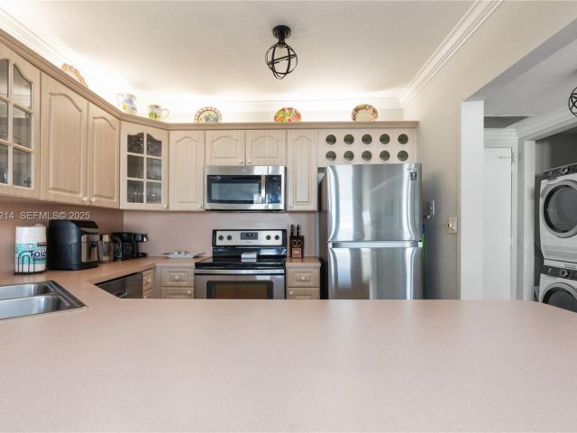 Продажа квартиры #1421 - фото 7470234