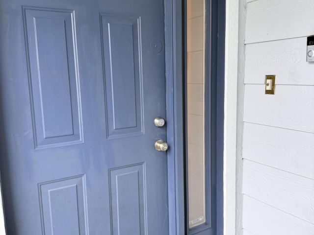 Дом в аренду по адресу 1635 Woodbridge Lakes Circle - фото 6893612