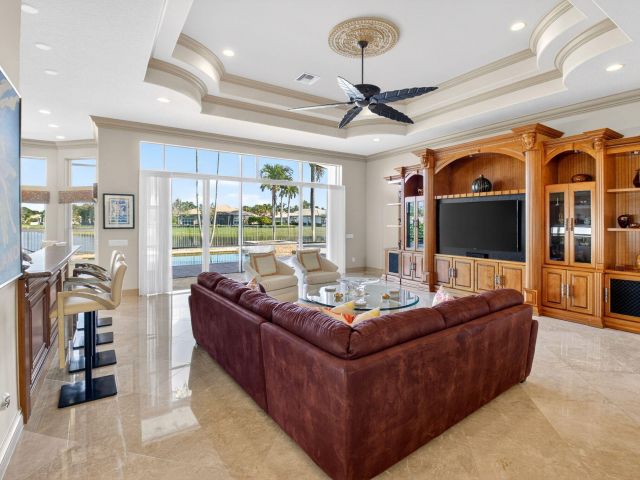 Продажа дома по адресу 13273 Solana Beach Cove - фото 6892597