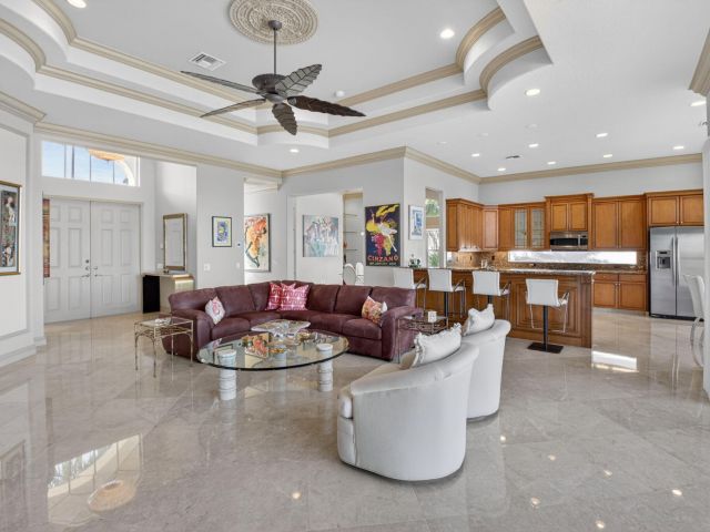 Продажа дома по адресу 13273 Solana Beach Cove - фото 6892599