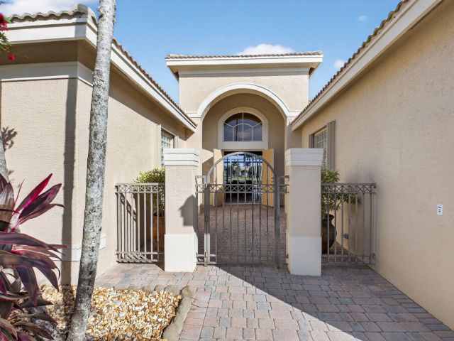 Продажа дома по адресу 13273 Solana Beach Cove - фото 6892605