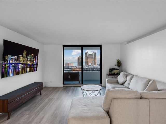 Продажа квартиры #2102 - фото 7432835