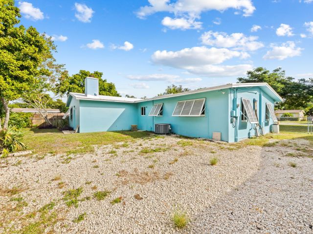 Продажа дома по адресу 27 NE 16th Avenue - фото 6893274