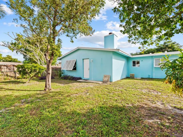 Продажа дома по адресу 27 NE 16th Avenue - фото 6893275