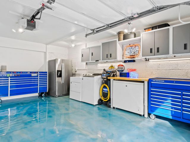 Продажа дома по адресу 27 NE 16th Avenue - фото 6893276