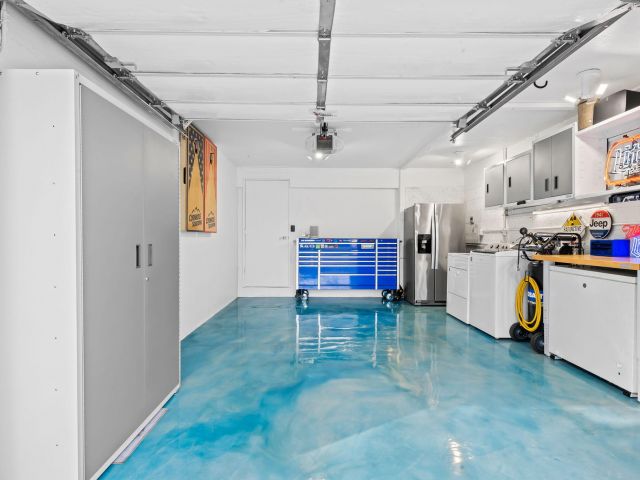 Продажа дома по адресу 27 NE 16th Avenue - фото 6893277