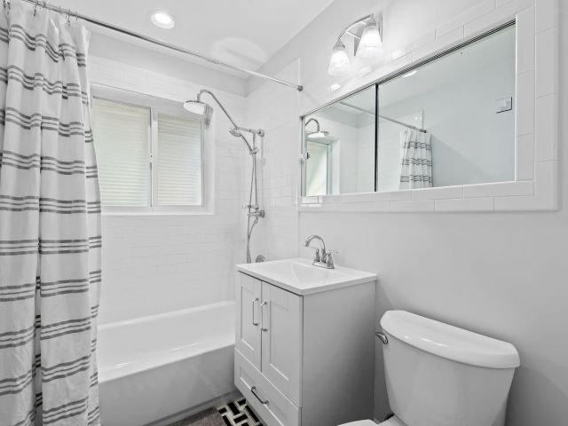 Продажа дома по адресу 27 NE 16th Avenue - фото 6893281